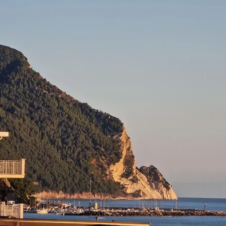 M426 - Marcelli, Nuovo Quadrilocale Con Terrazzo Vista Mare Apartment